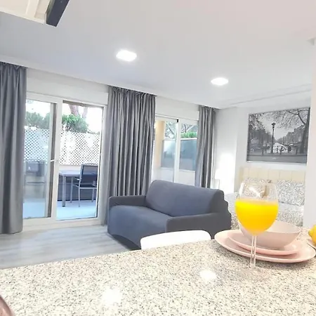 Lovely On The In * 马尔韦利亚